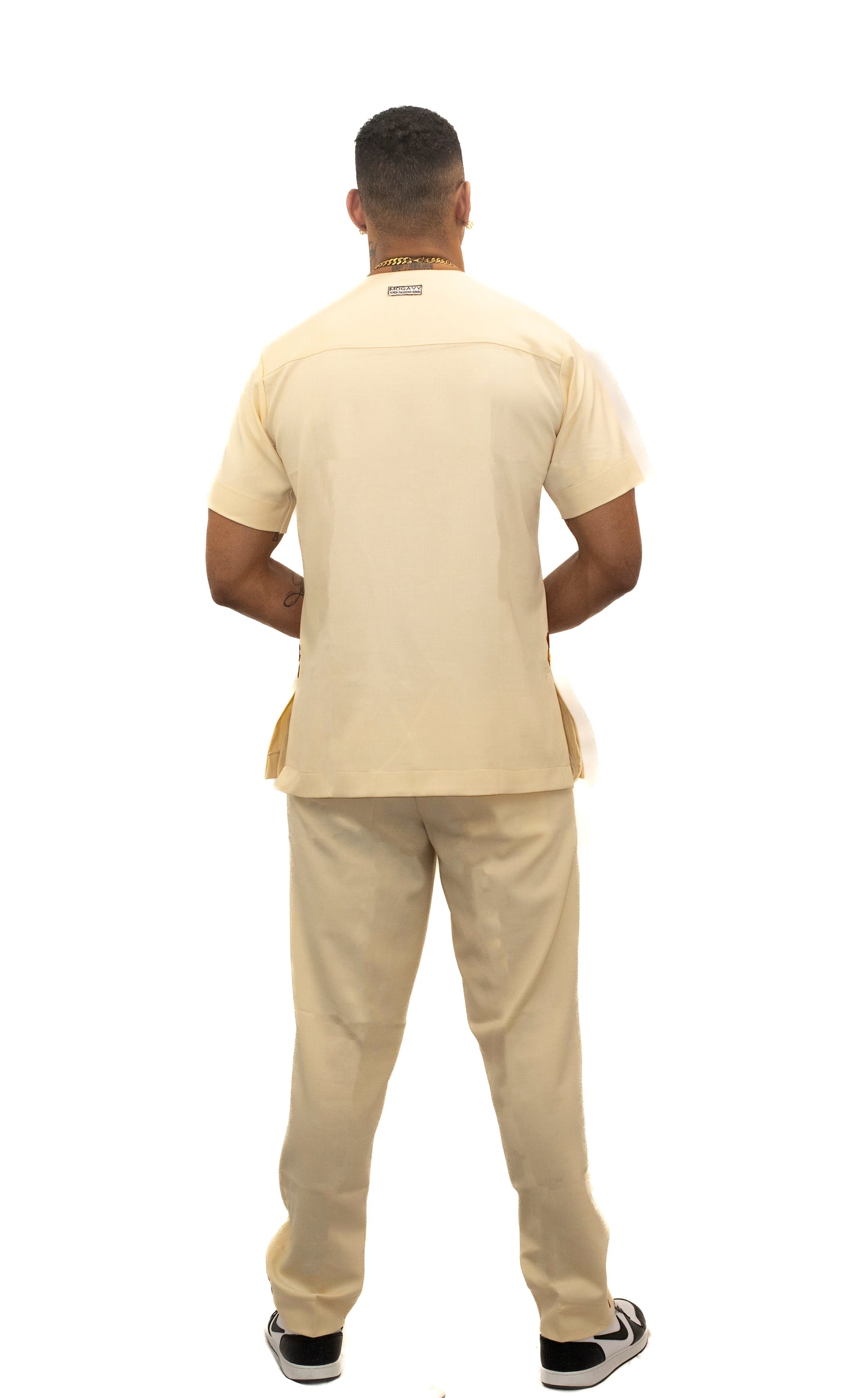 Ensemble manches courtes et pantalon blanc cassé