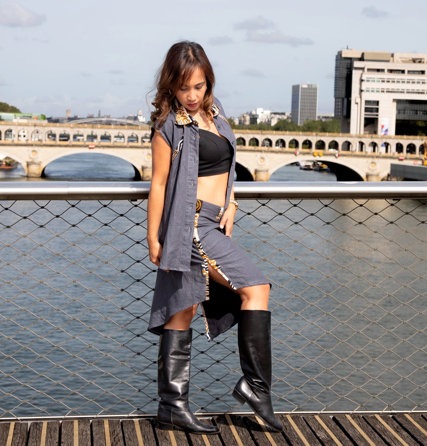 Ensemble Femme Élégance Ethnique – Gris & Pagne Africain
