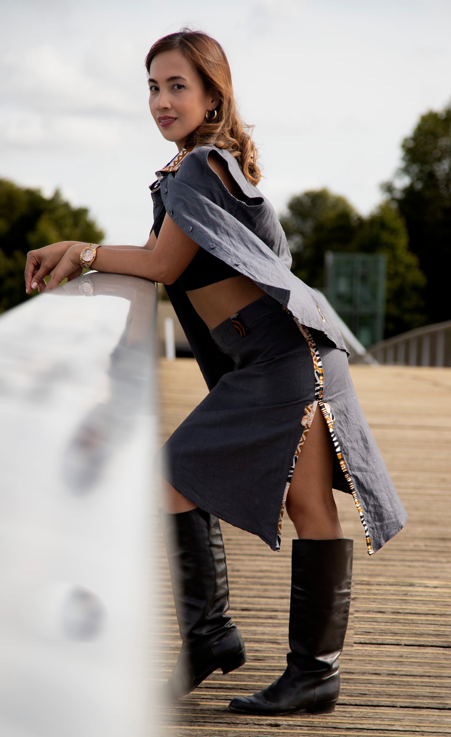 Ensemble Femme Élégance Ethnique – Gris & Pagne Africain