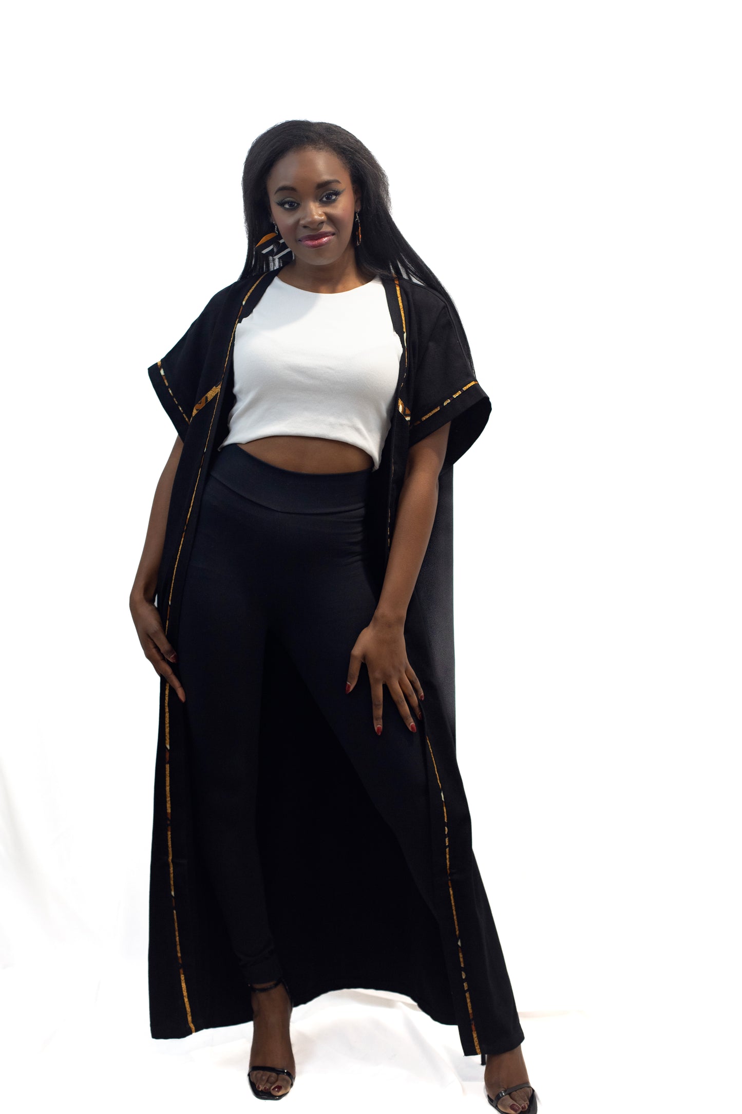 Long kimono en cachemire noir avec design en pagne africain