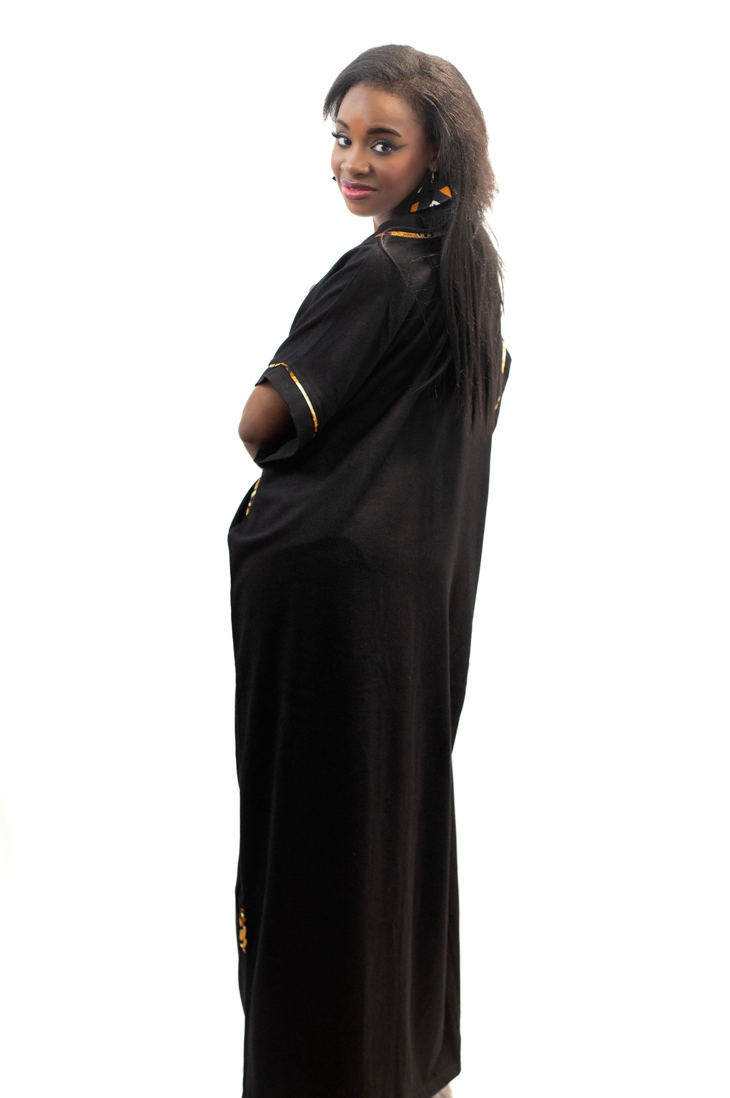 Long kimono en cachemire noir avec design en pagne africain