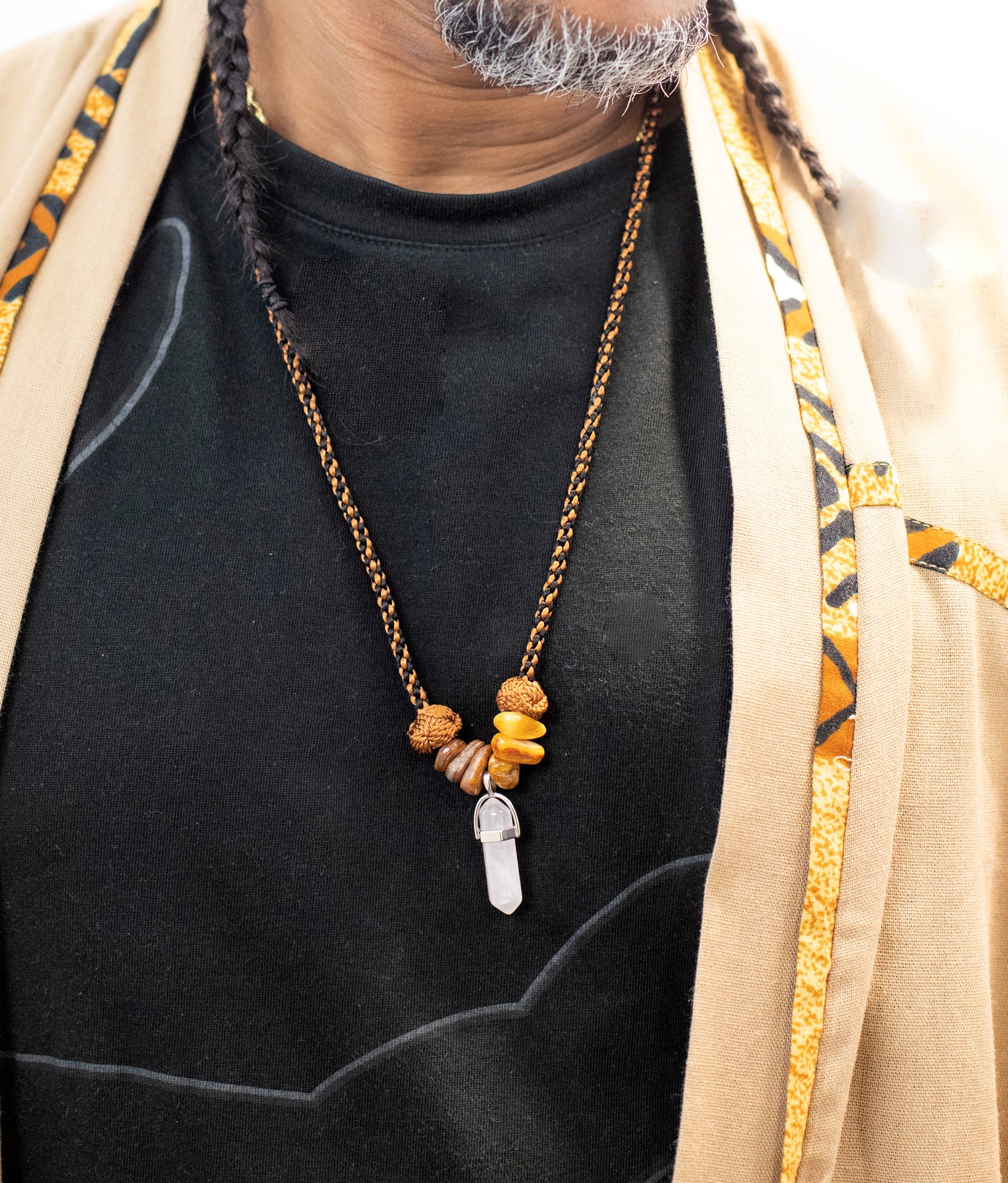 Collier en soie tissée & cristal de quartz blanc