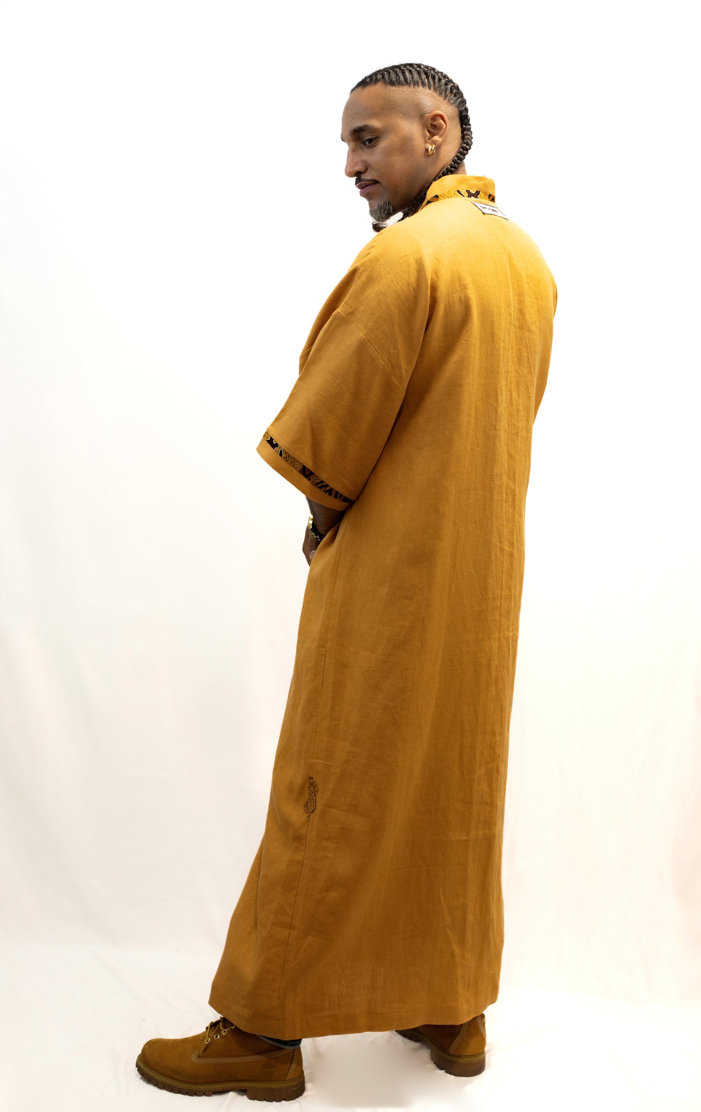 Kimono unisexe long en lin avec détails en Pagne africain et manches courtes