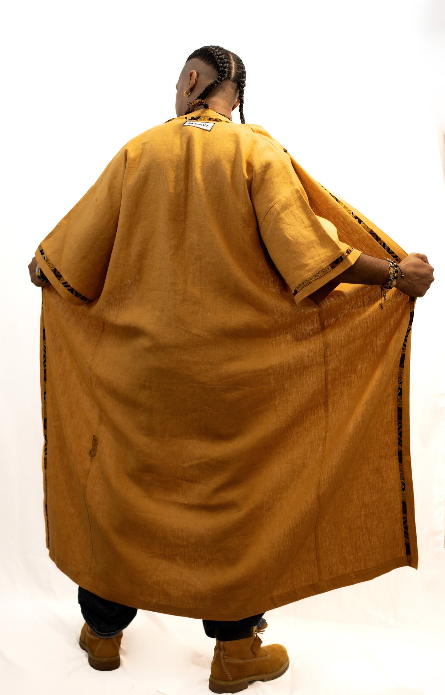 Kimono unisexe long en lin avec détails en Pagne africain et manches courtes