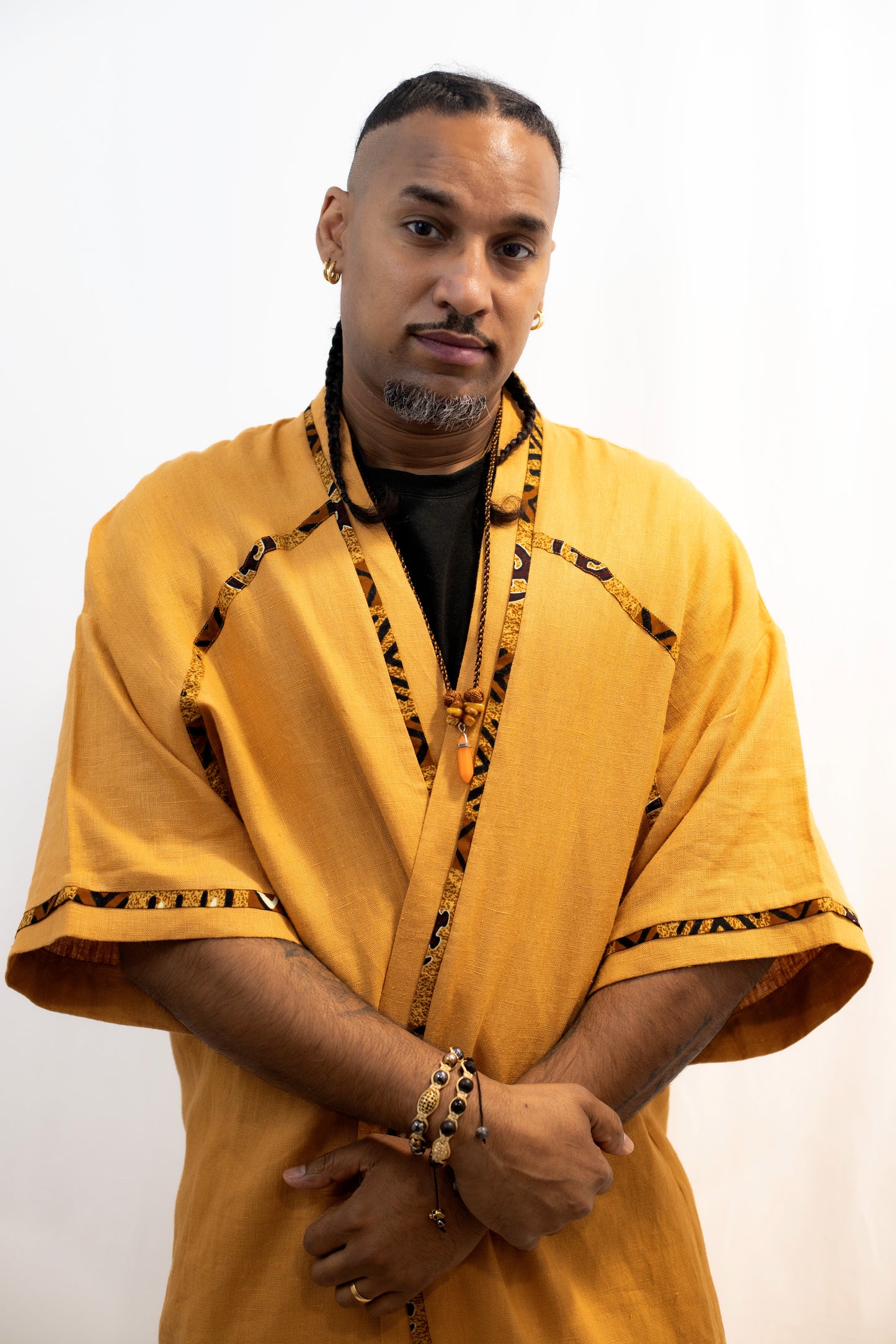 Kimono unisexe long en lin avec détails en Pagne africain et manches courtes