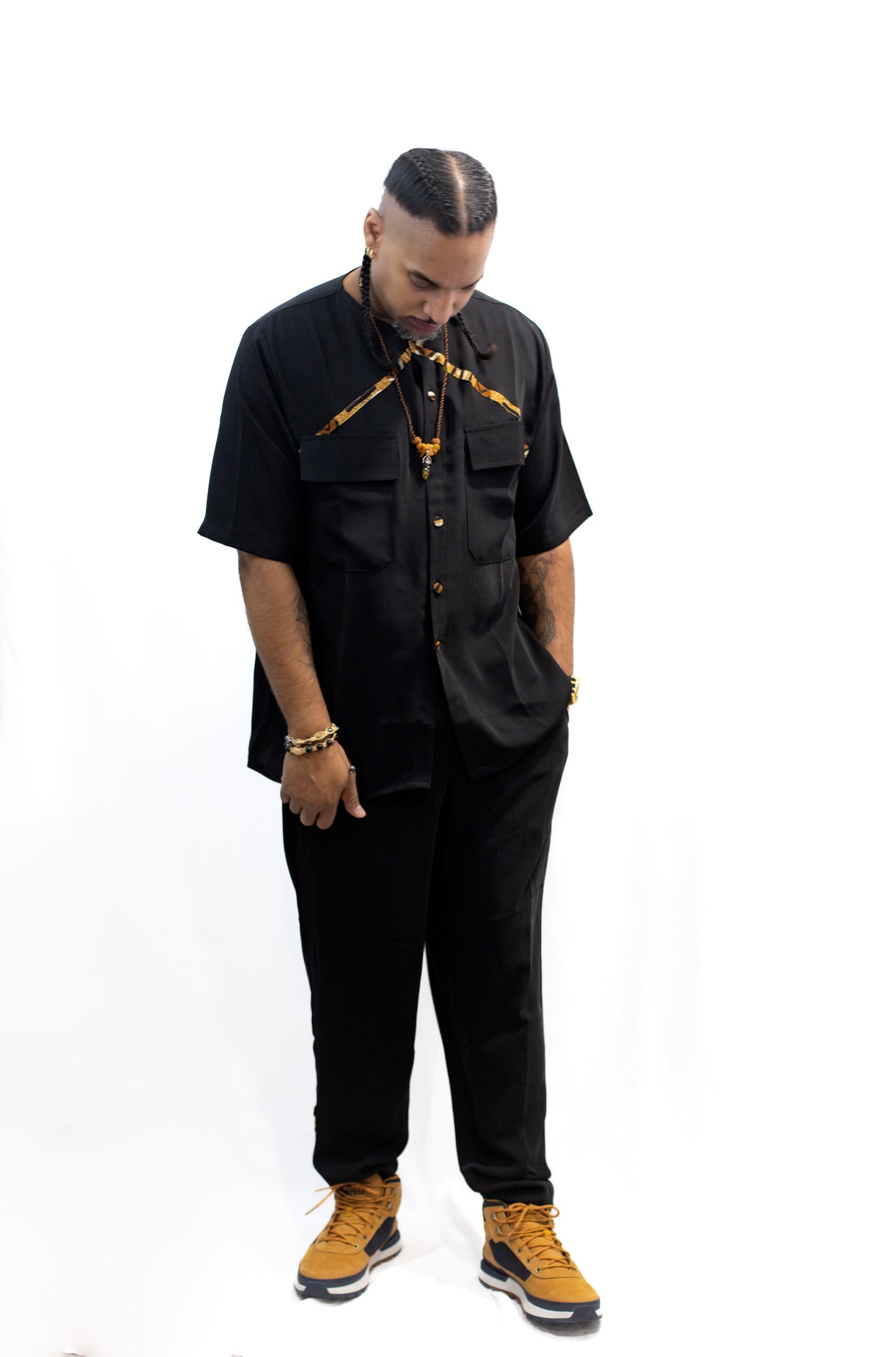 Ensemble chemise manches courtes et pantalon noir en crêpe