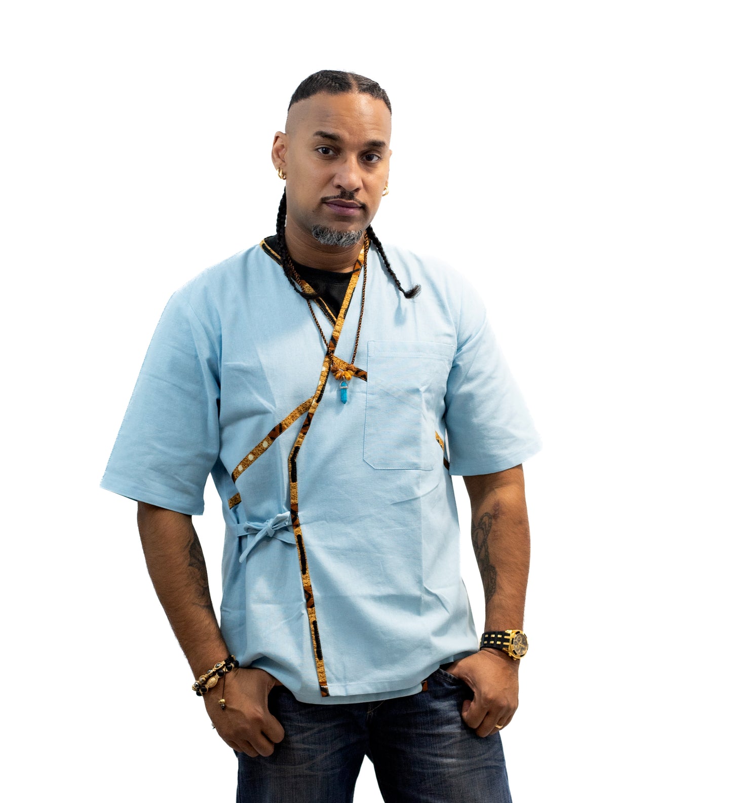 Gilet habillé Homme – bleu ciel en pur lin, détails en pagne africain