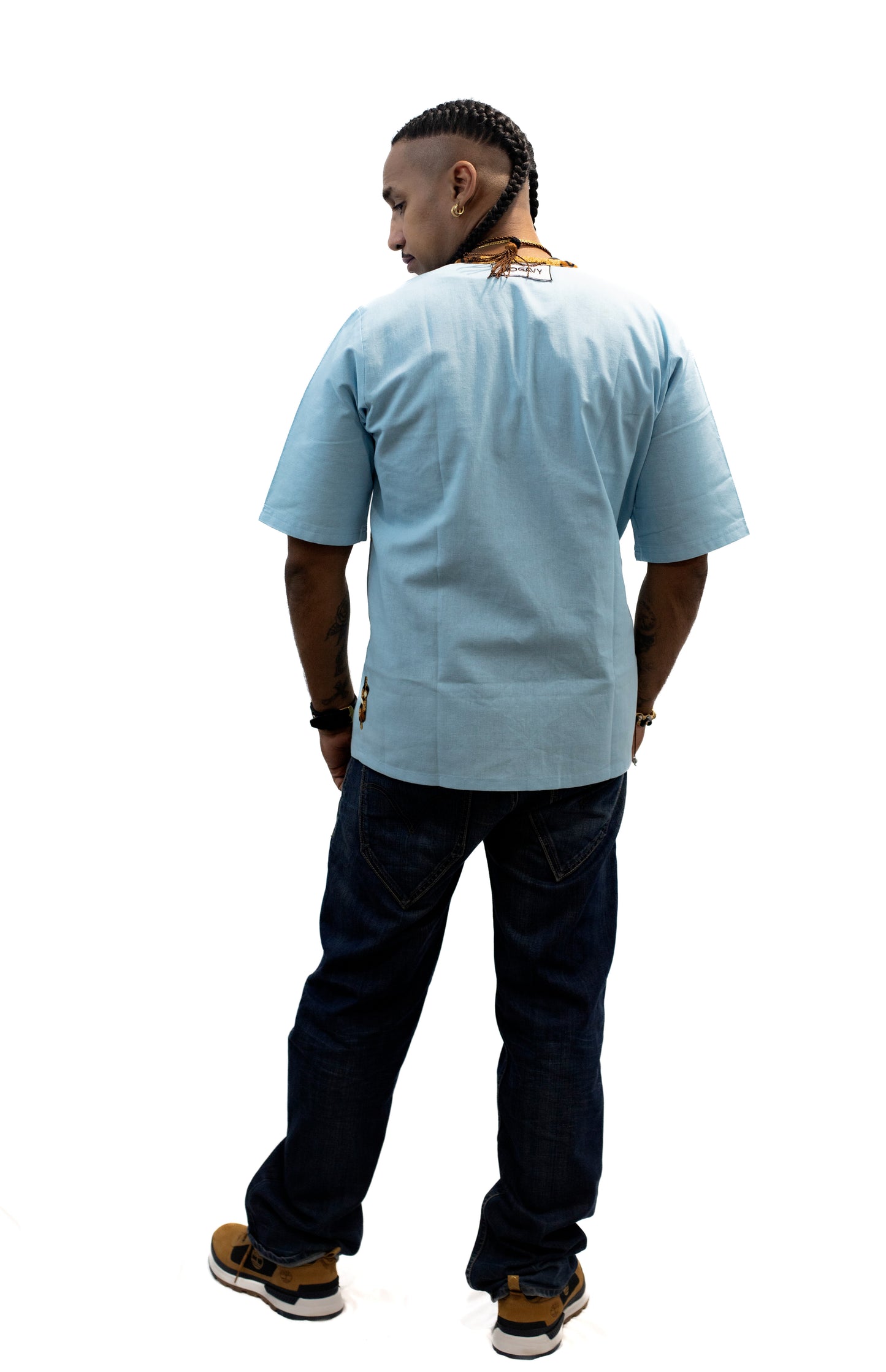 Gilet habillé Homme – bleu ciel en pur lin, détails en pagne africain
