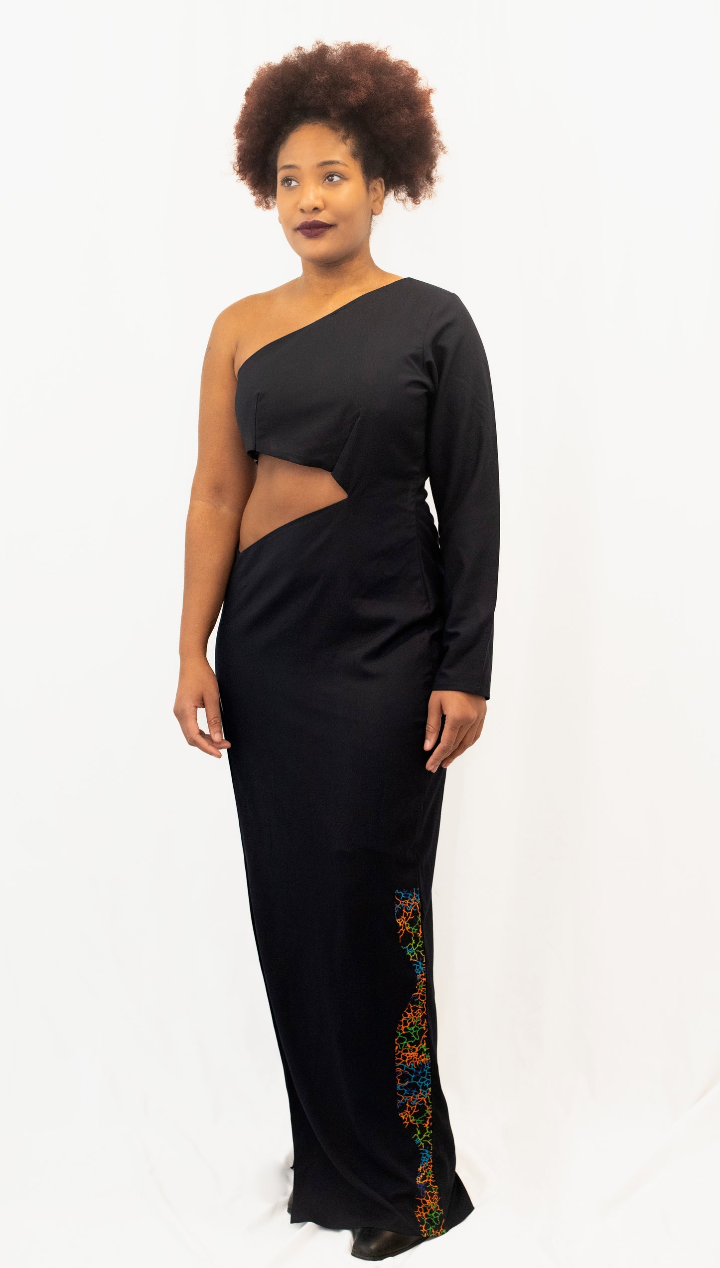 Robe Asymétrique – "Bold Elégance"