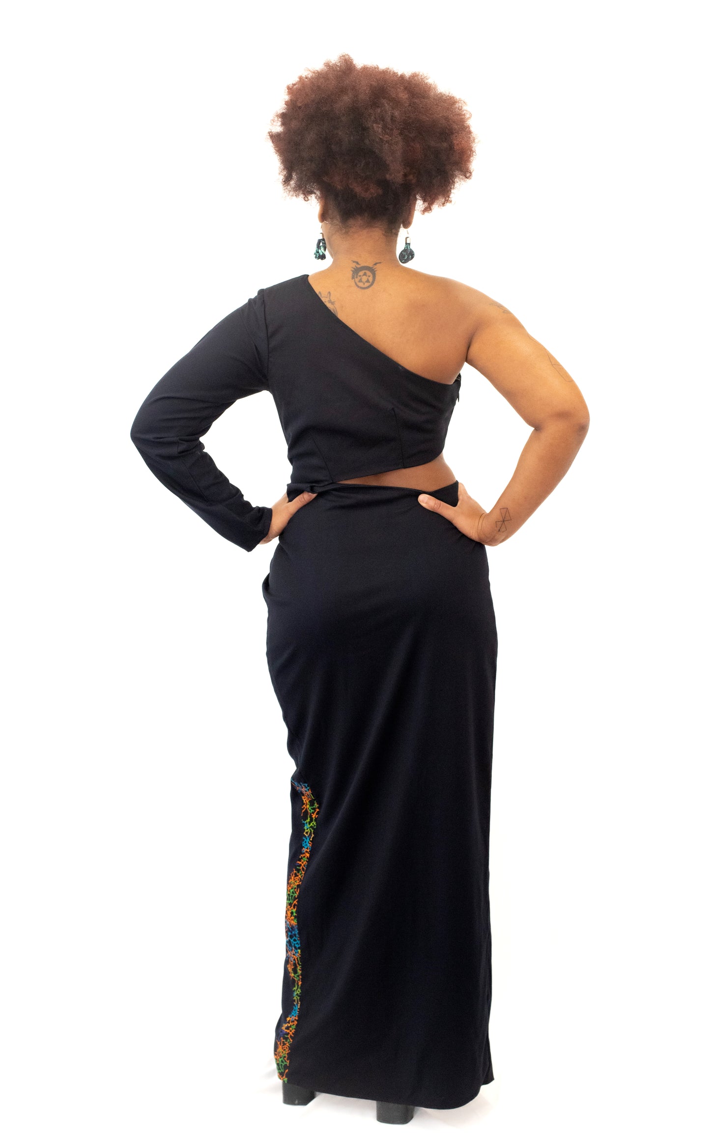 Robe Asymétrique – "Bold Elégance"