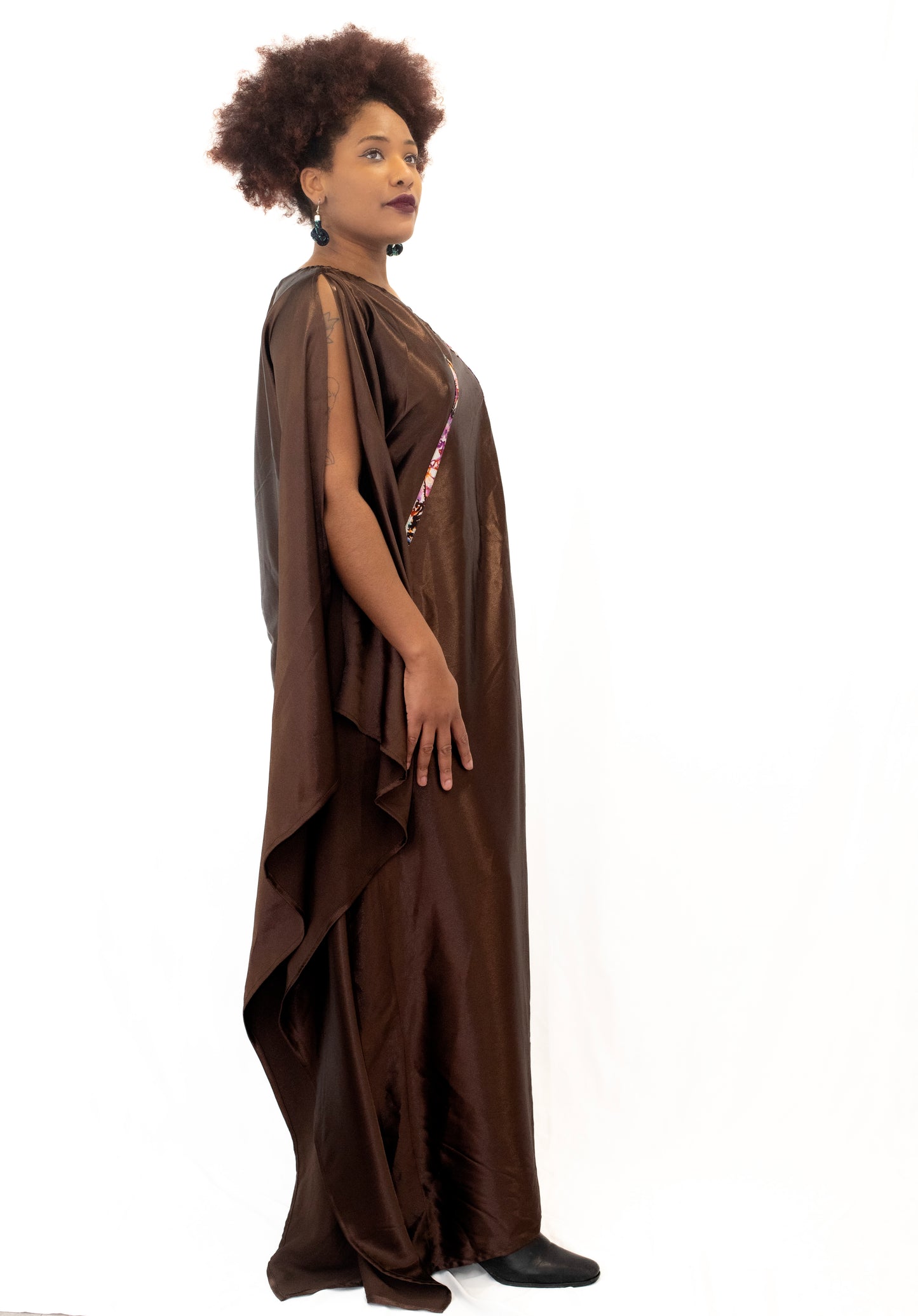 Robe asymétrique "Terre d’élégance" – Création Artisanale MOGAVY.Sewing