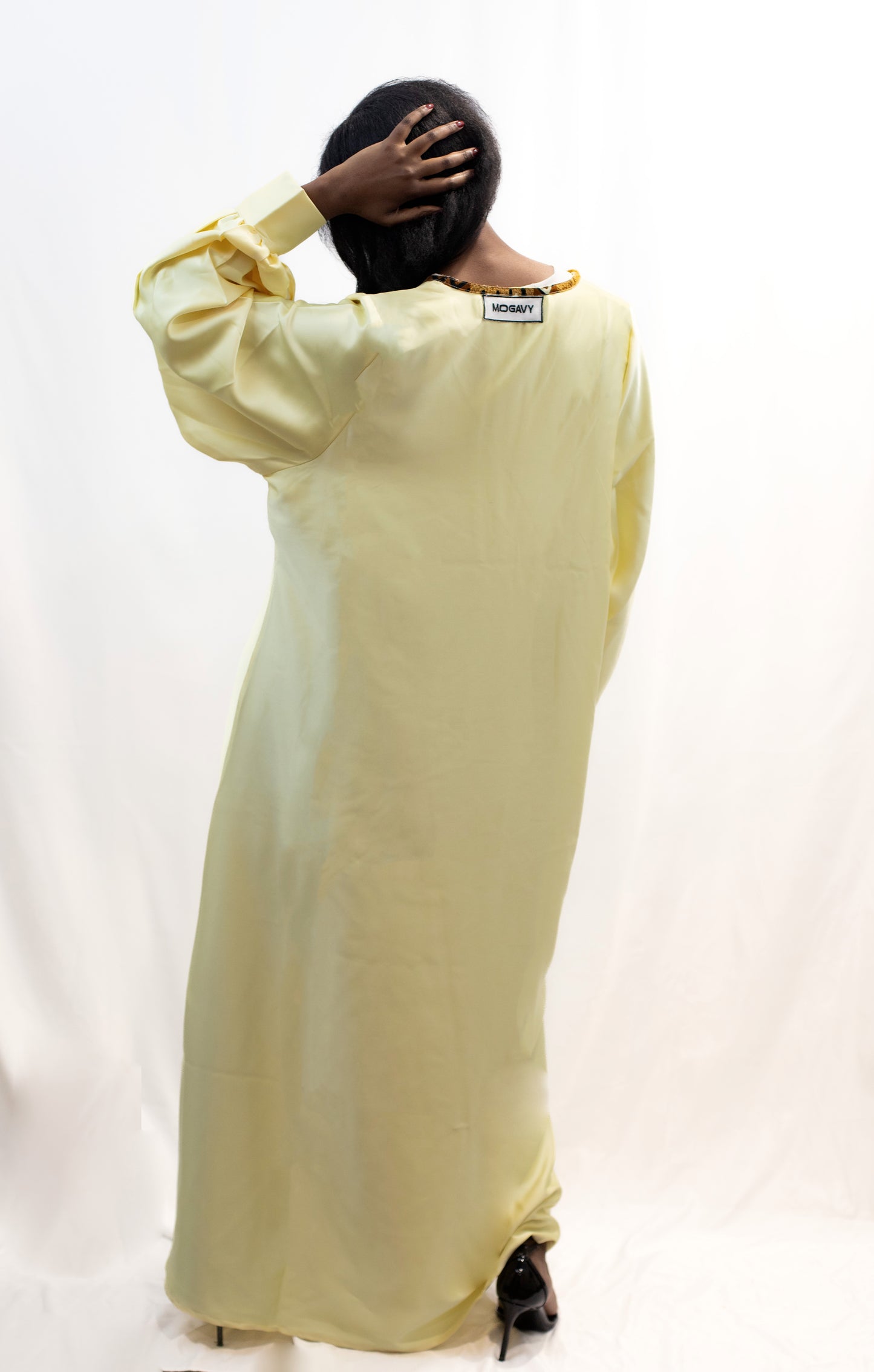 Robe en satin de soie- Élégance et confort en toute occasion.