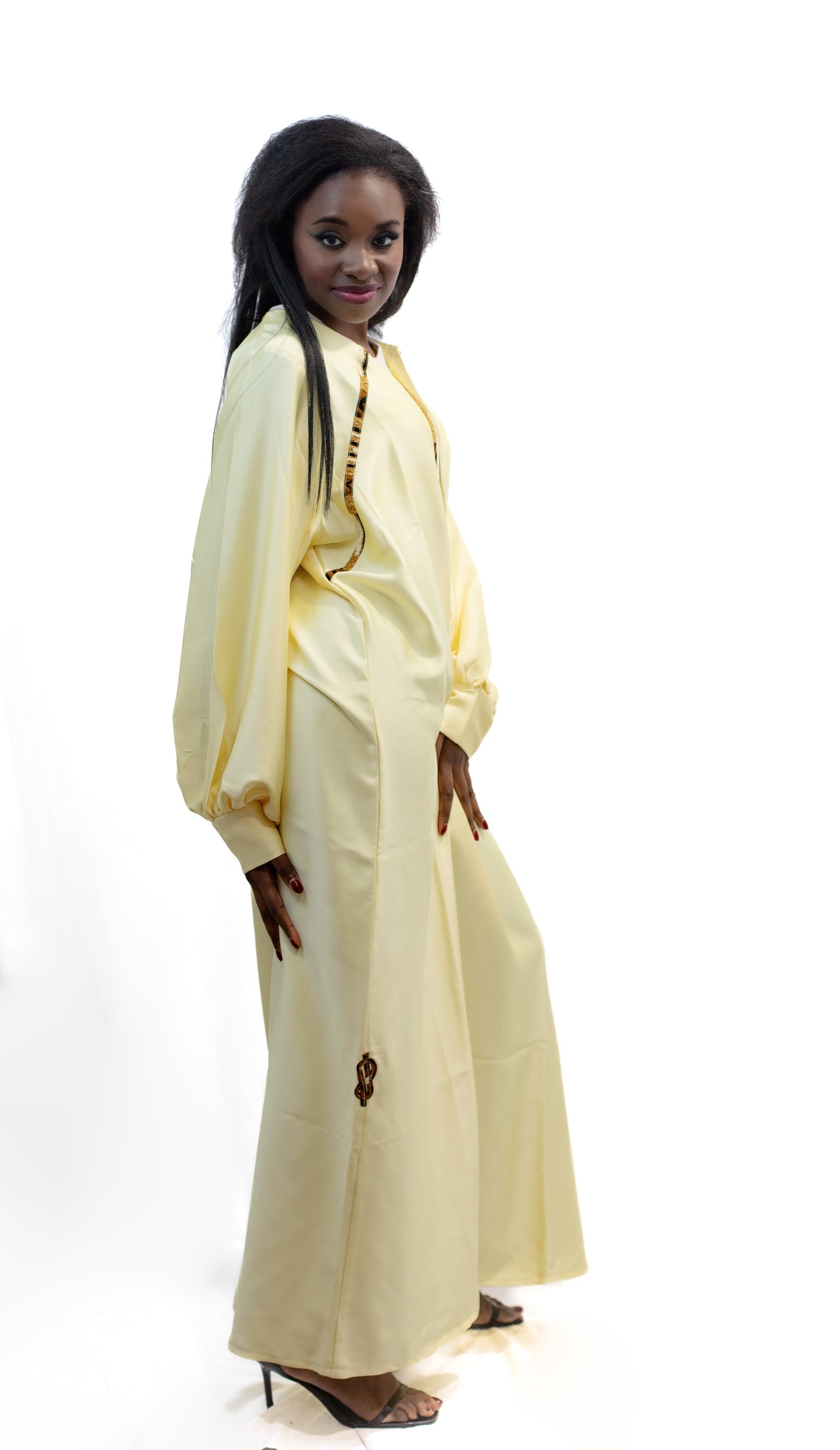 Robe en satin de soie- Élégance et confort en toute occasion.