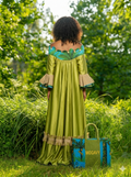 Robe de Gala "Éclat de Jute" – Vert Satiné & Détails Azur