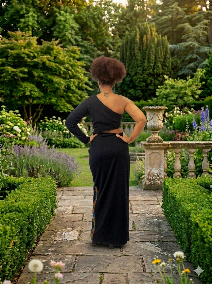 Robe Asymétrique – "Bold Elégance"