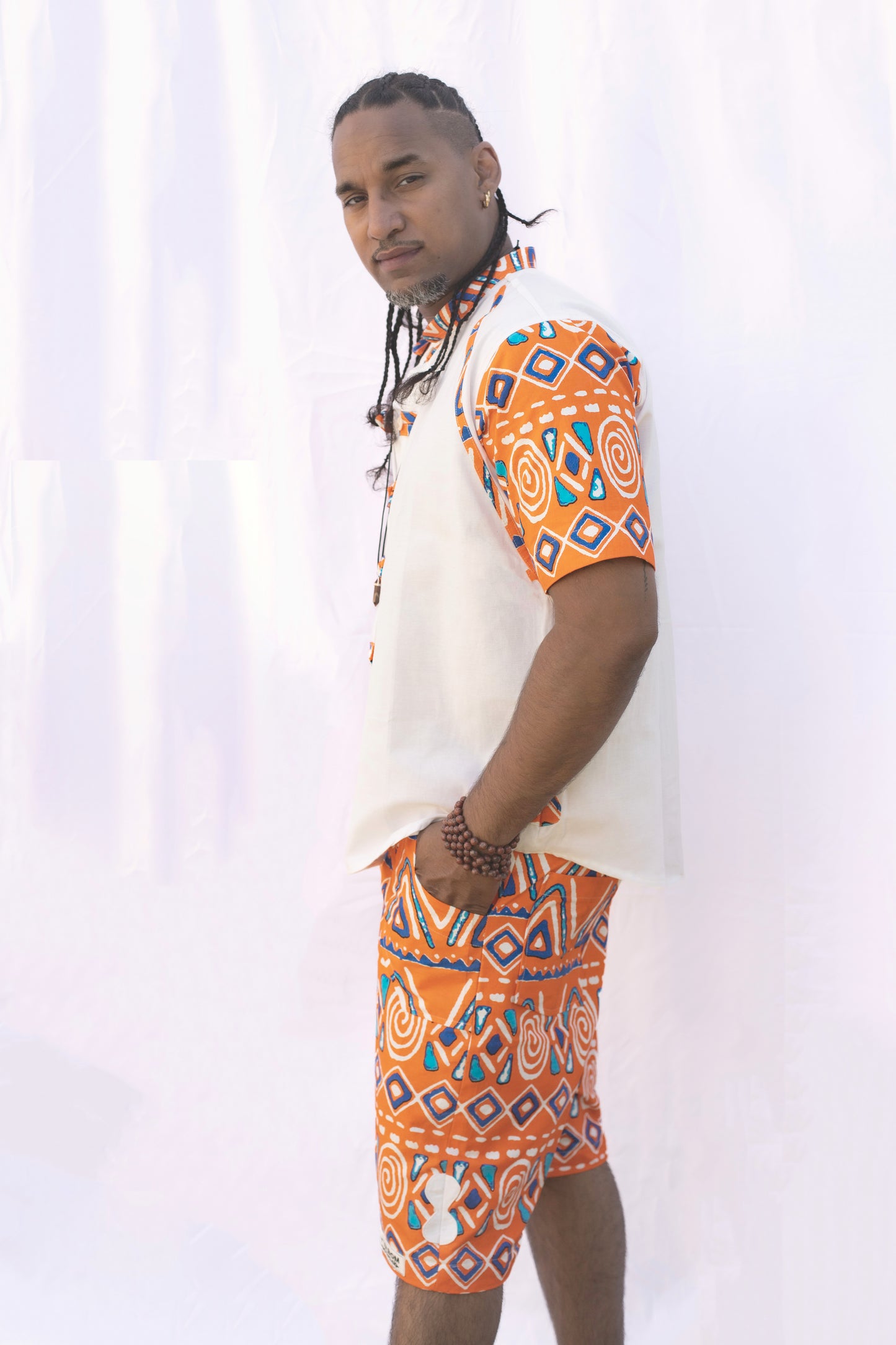 Ensemble chemise manches courtes et bermuda en pagne africain