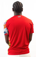T-shirt rouge customisé avec tissus et pagnes africains