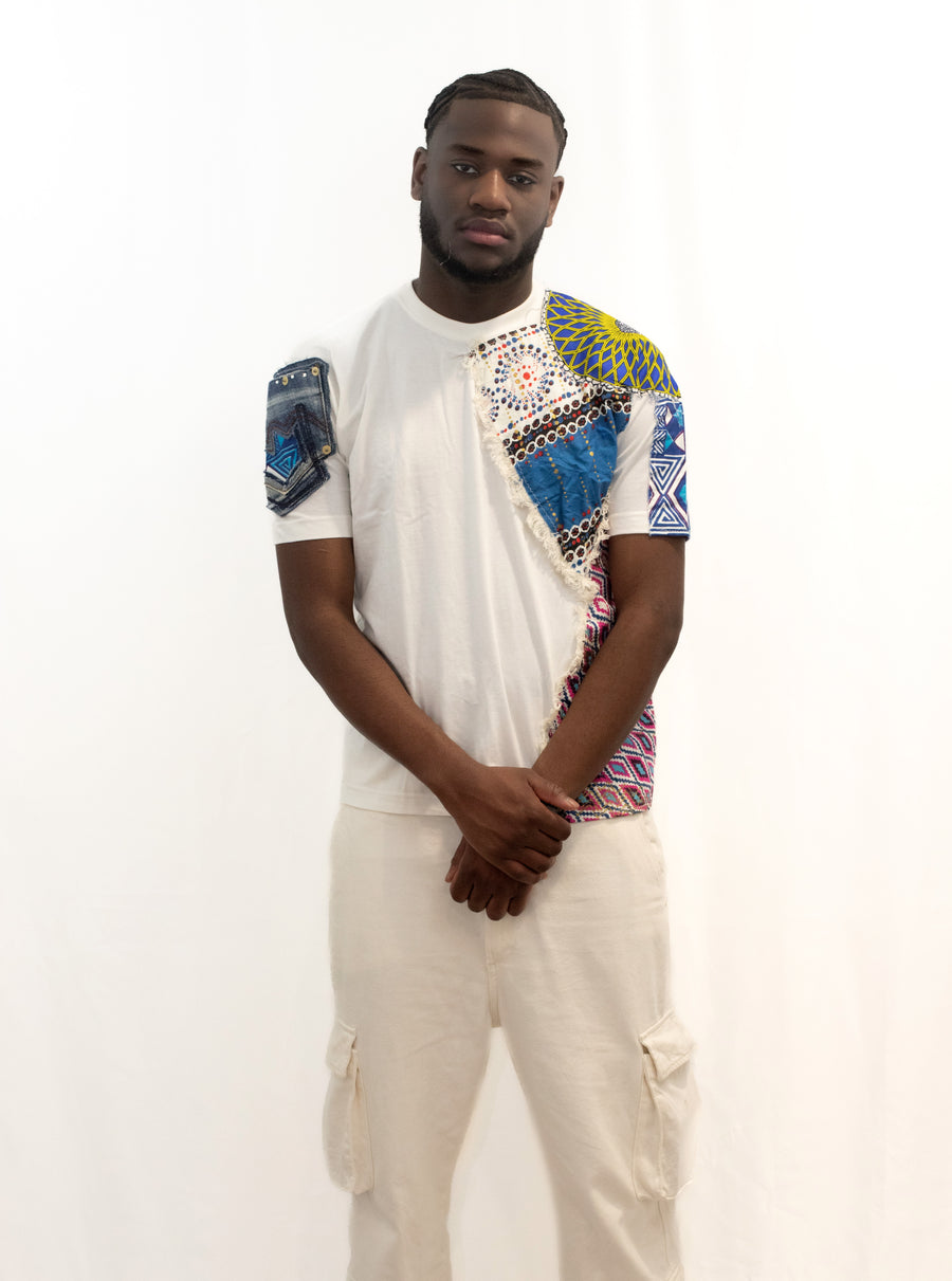 T-shirt blanc customisé avec tissus et pagnes africains