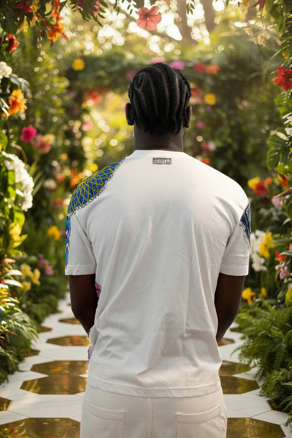 T-shirt blanc customisé avec tissus et pagnes africains