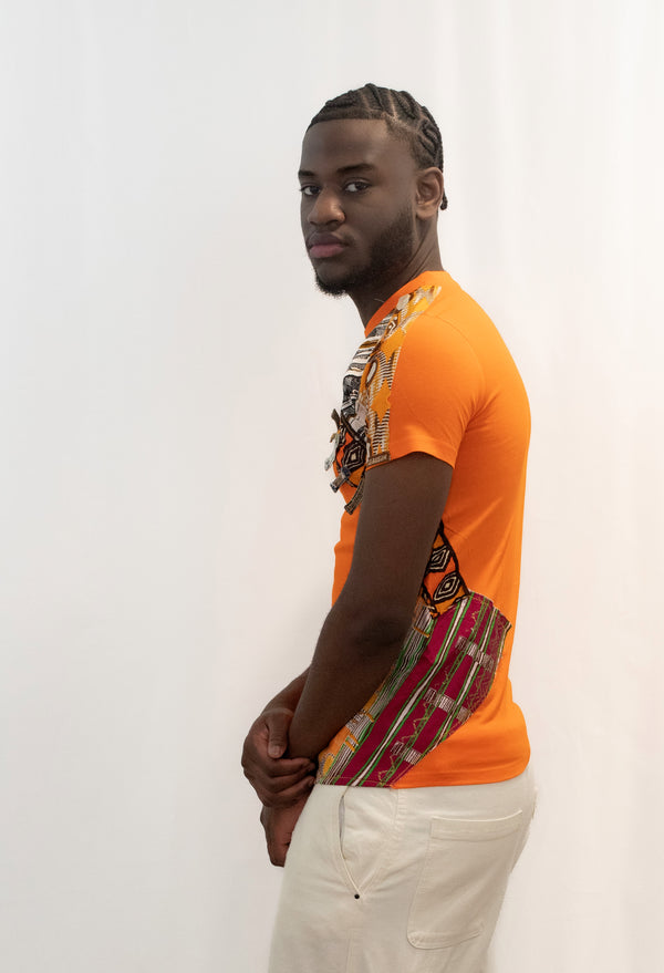 T-shirt orange customisé avec tissus et pagnes africains