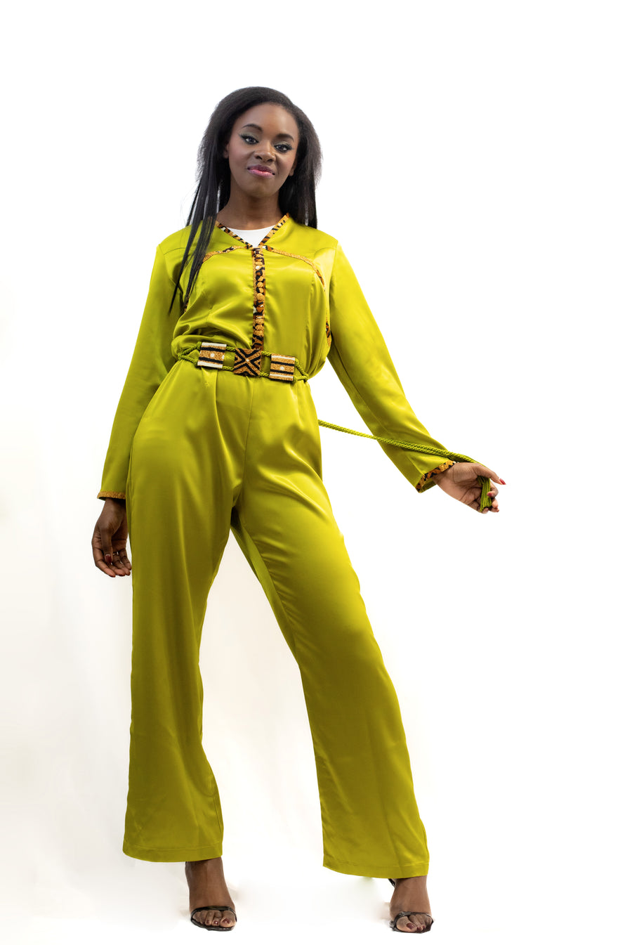 Combinaison verte en pantalon, satin de soie avec ceinture artisanale - Confection artisanale