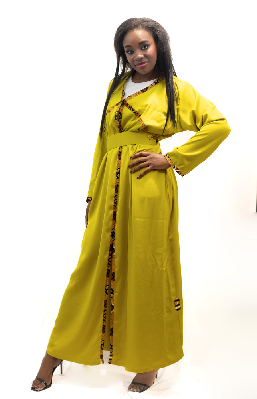 Robe caftan croisée verte avec touche de pagne africain