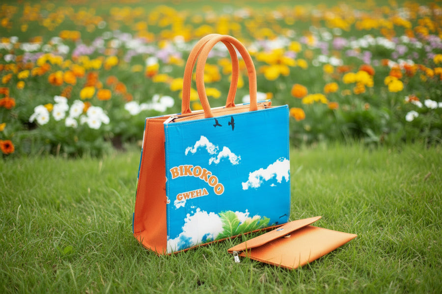 Sacs cabas avec pochette assortie.