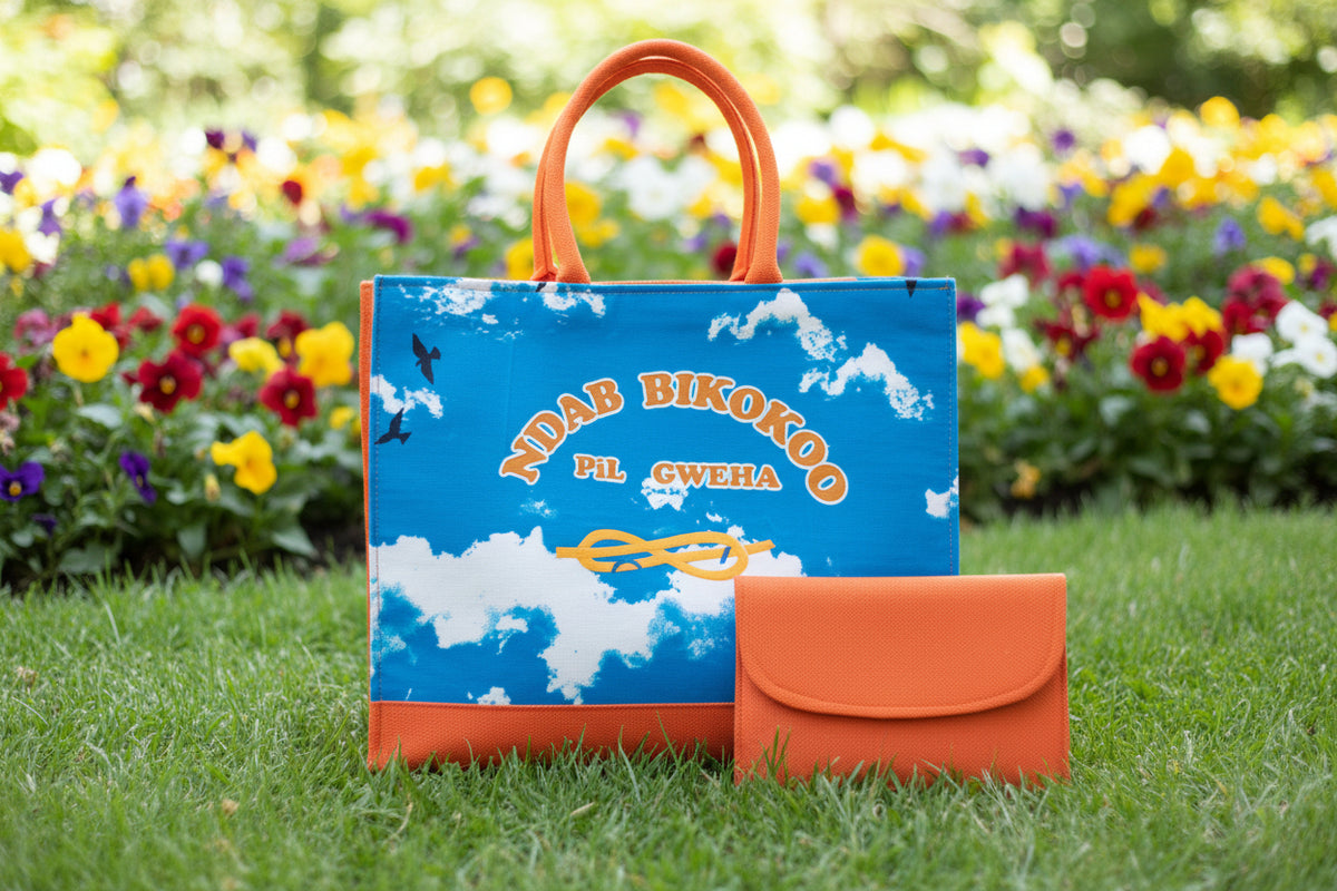 Sacs cabas avec pochette assortie.