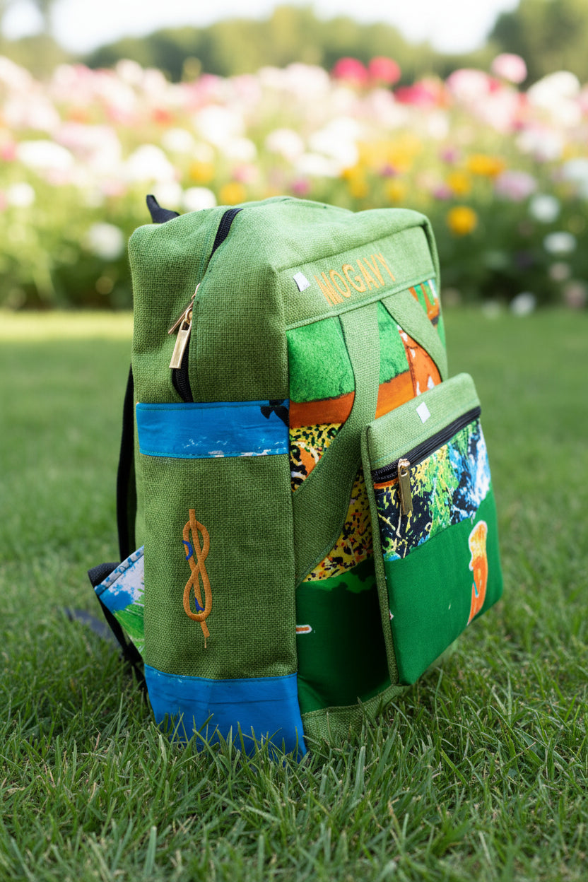 Sac à dos artisanal "Mogavy". Vert jungle et motifs traditionnels