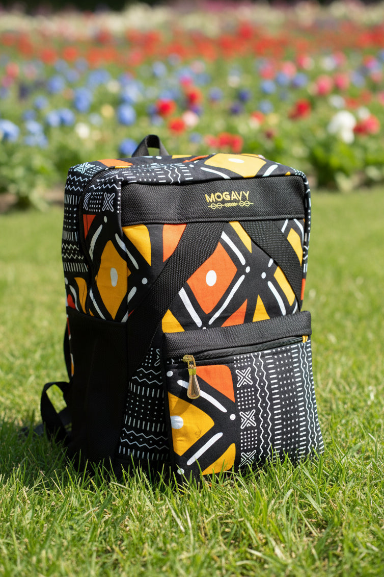 Sac à dos artisanal en tissu Bogolan & toile de jute: L'Échappée colorée.