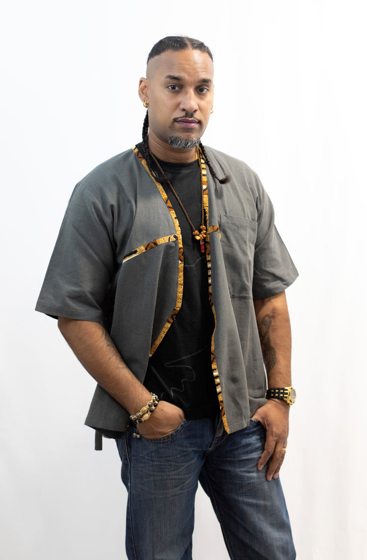 Gilet habillé homme – gris en pur lin, détails en pagne africain