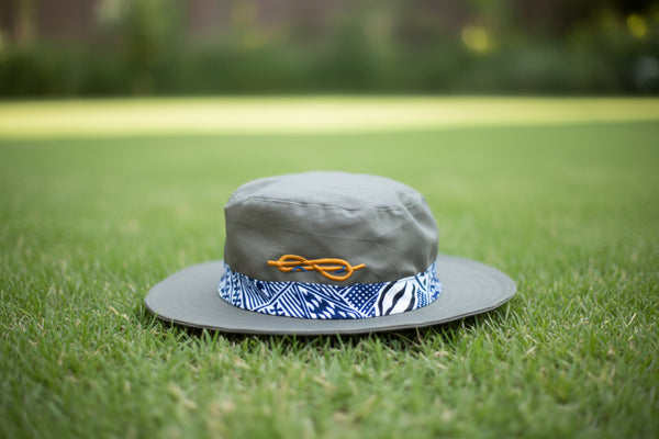 Chapeau "L'Aventurier". Vert kaki & pagne africain bleu