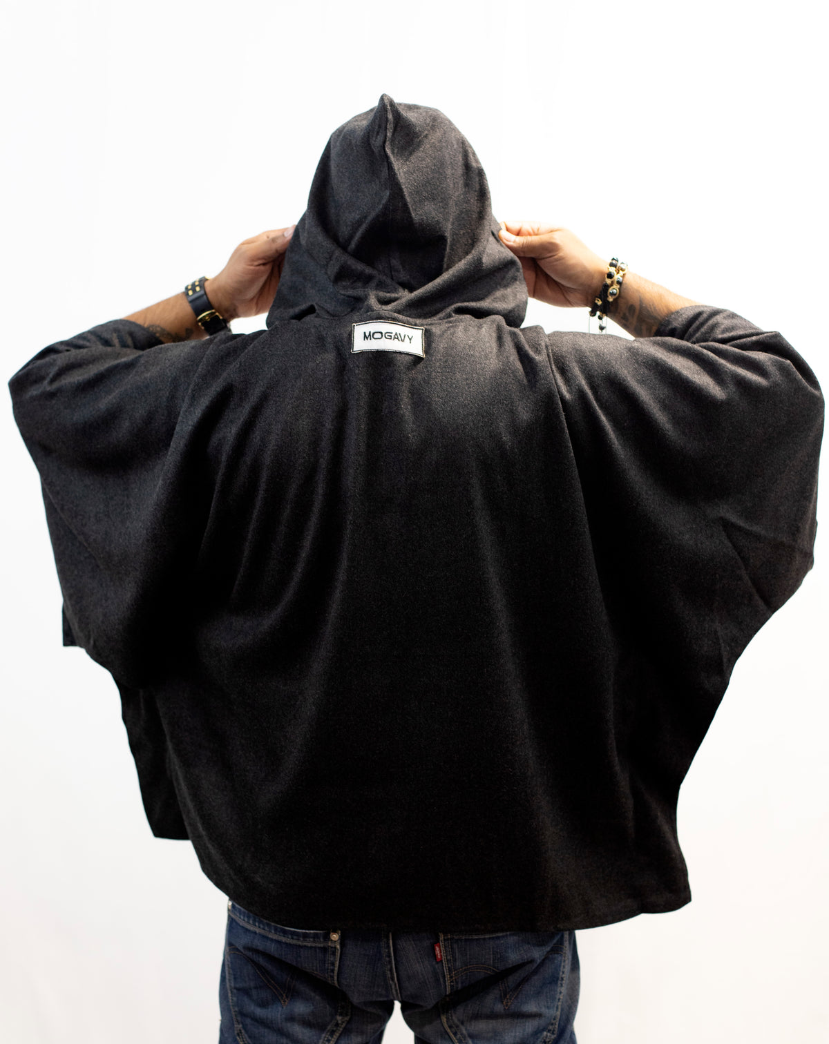Poncho noir à Capuche en Cachemire avec touches  de Pagne Africain