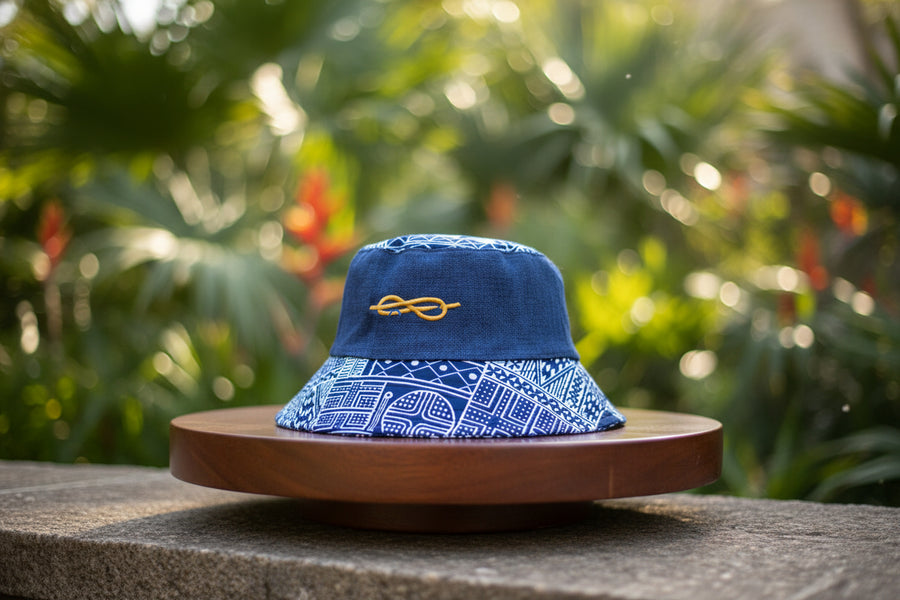 Bob ajustable en denim & pagne camerounais bleu
