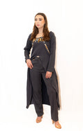 Ensemble Tunique Longue et Pantalon avec design en Pagne Africain – Gris Clair