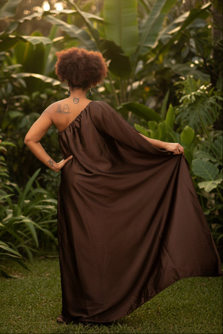 Robe asymétrique "Terre d’élégance" – Création Artisanale MOGAVY.Sewing