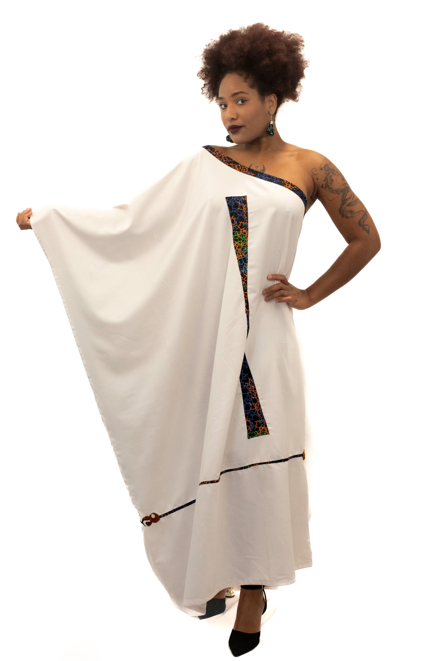 Robe asymétrique blanche – Édition unique.