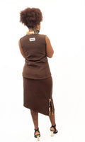 Ensemble femme marron – Chemise sans manches & jupe asymétrique avec détails en pagne africain