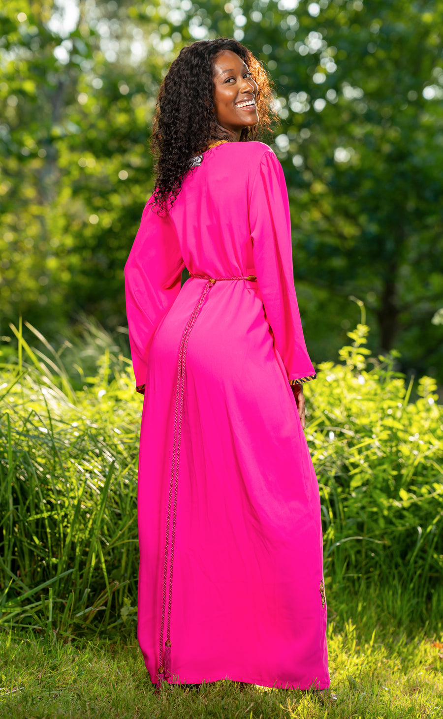 Caftan Rose Élégance en crêpe, finition en Pagne Africain