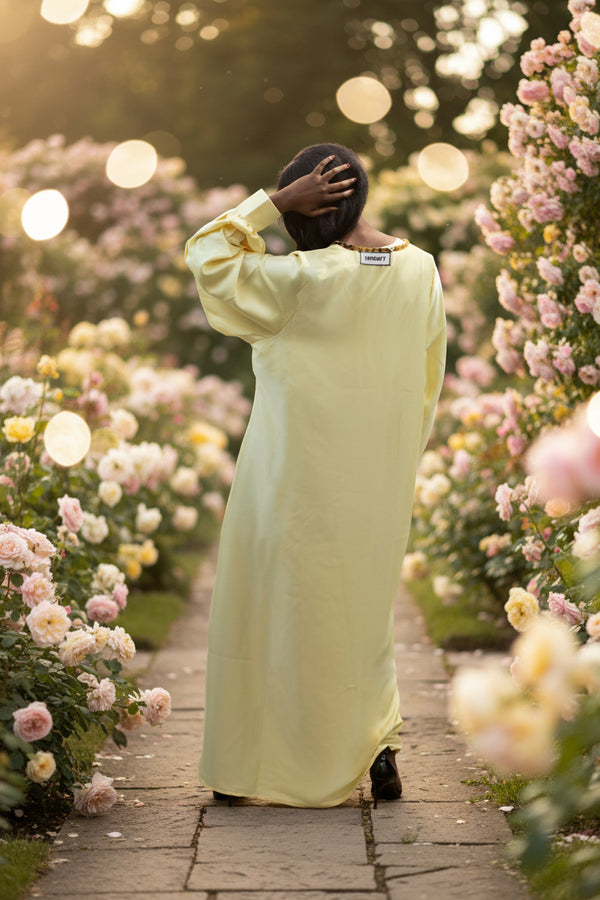 Robe en satin de soie- Élégance et confort en toute occasion.