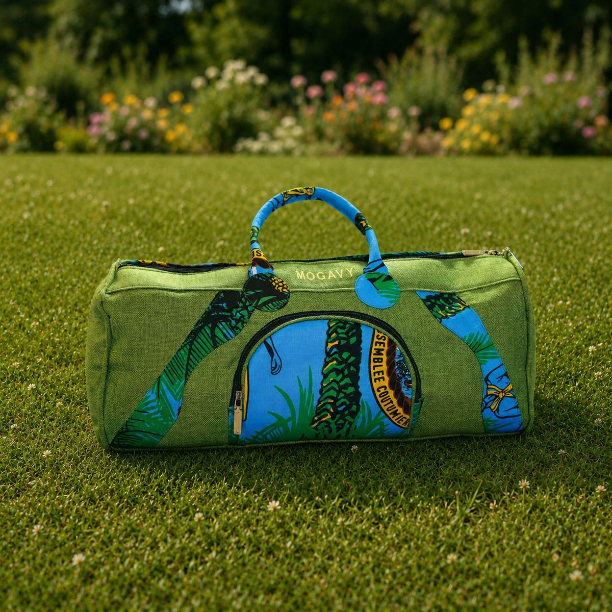 Sac de voyage et de sport vert en toile et wax fait main "Oasis Tropicale"