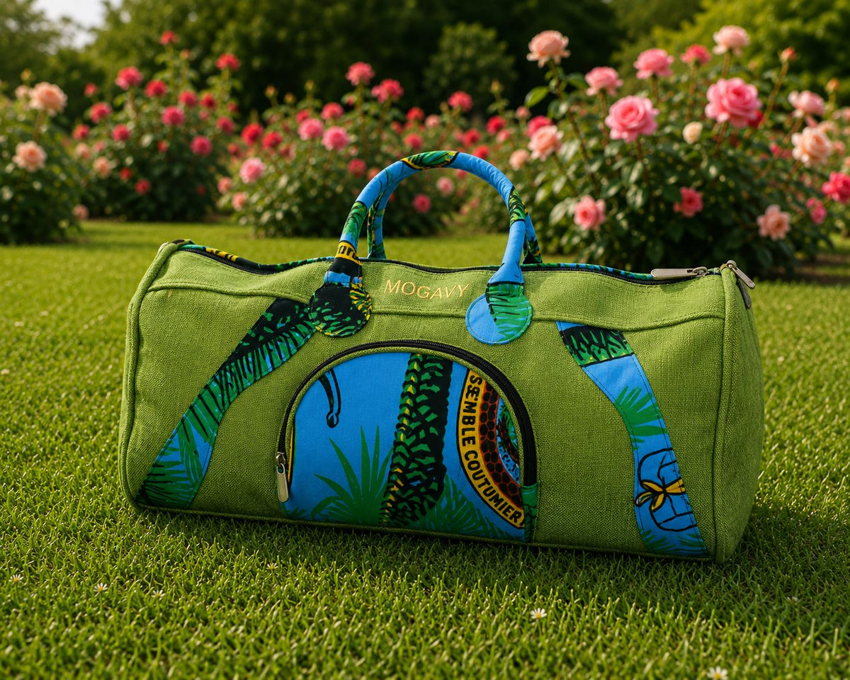 Sac de voyage et de sport vert en toile et wax fait main "Oasis Tropicale"